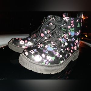 ART CLASS Girls' Zoe Zipper Slip-On Lace-Up Combat Black Floral Boots Size 2
